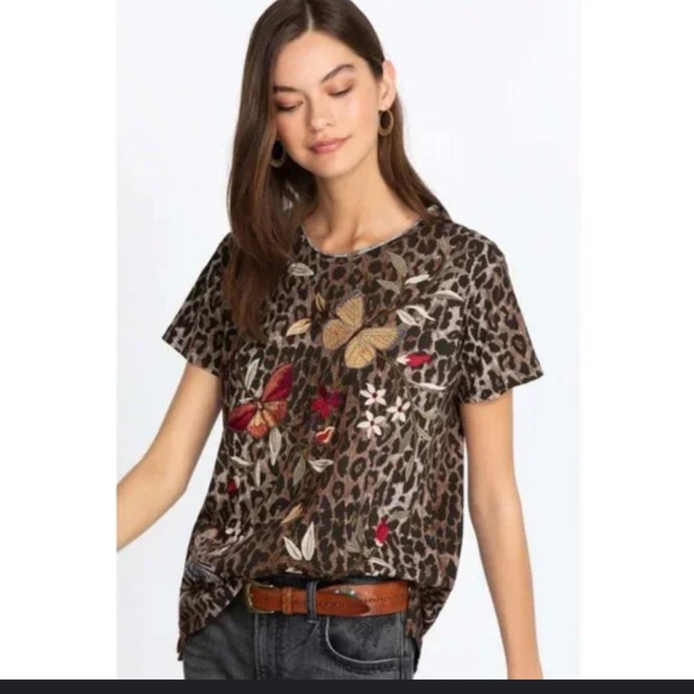 Johnny Was Leopard Print women’s Tee Shirt with Butterfly Embroidery
